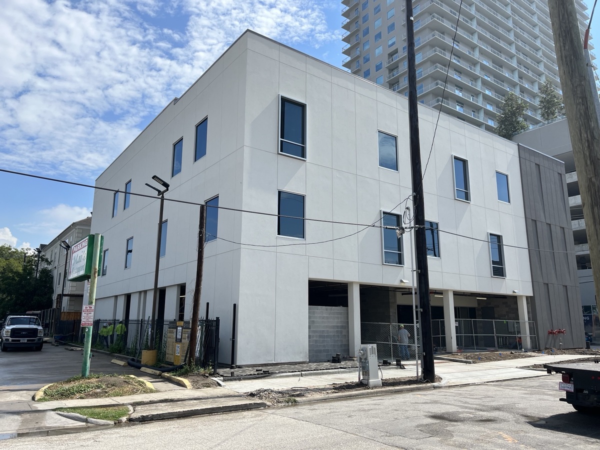 3310 Travis St., Two floors